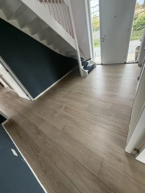 Vloer – Tegelwerk 130 m² door AREV Bouw