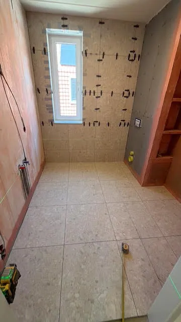 Badkamer – Badkamer en toilet Hillegom door AREV Bouw