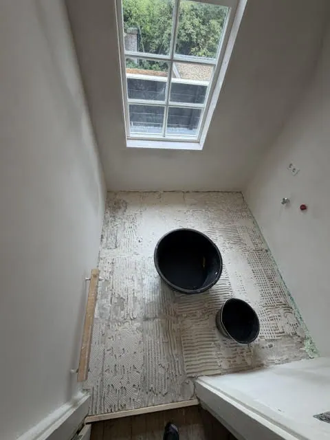 Voor – Vloer – Tegelwerk Bennebroek door AREV Bouw