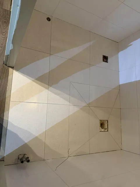 Badkamer – Badkamer Hoofddorp door AREV Bouw