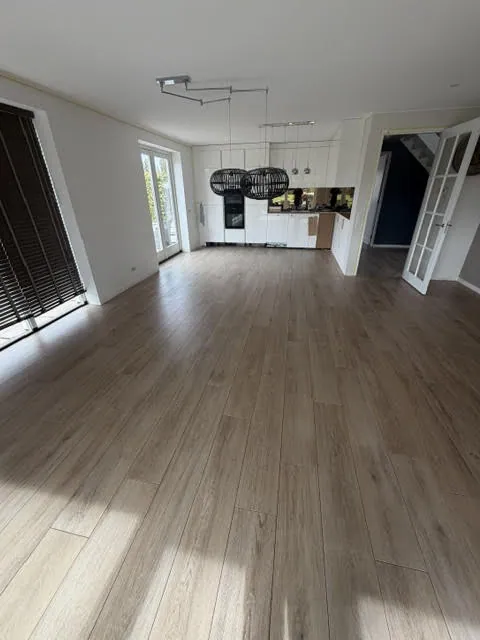 Vloer – Tegelwerk 130 m² door AREV Bouw