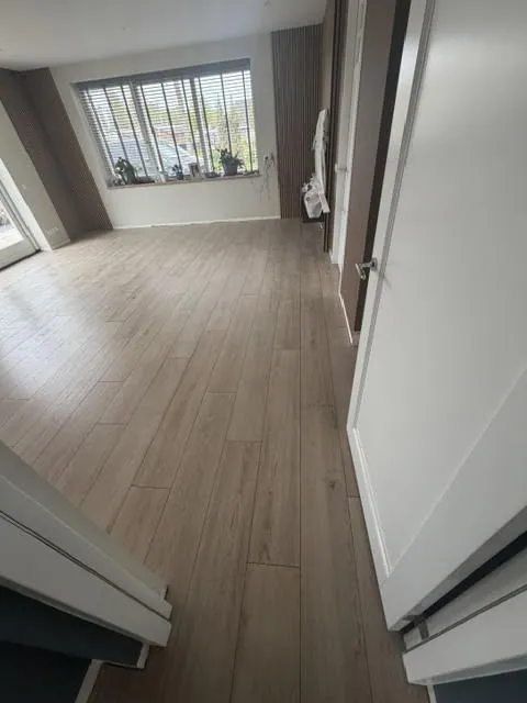 Vloer – Tegelwerk 130 m² door AREV Bouw