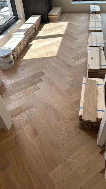 Voor – Vloer – Visgraat parket Hoofddorp door AREV Bouw