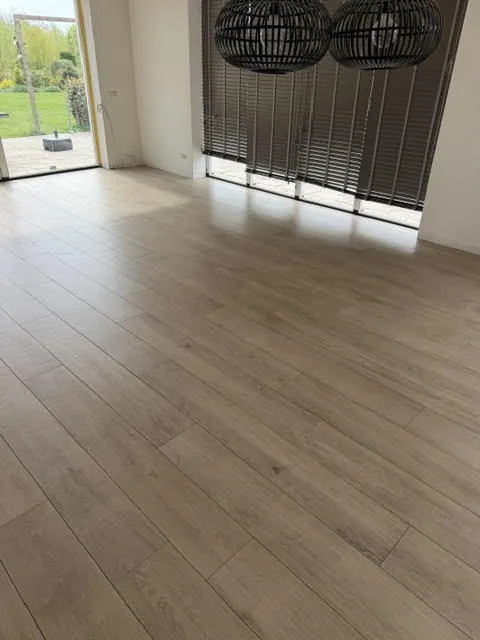 Vloer – Tegelwerk 130 m² door AREV Bouw