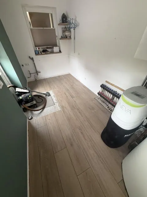 Voor – Vloer – Tegelwerk 130 m² door AREV Bouw