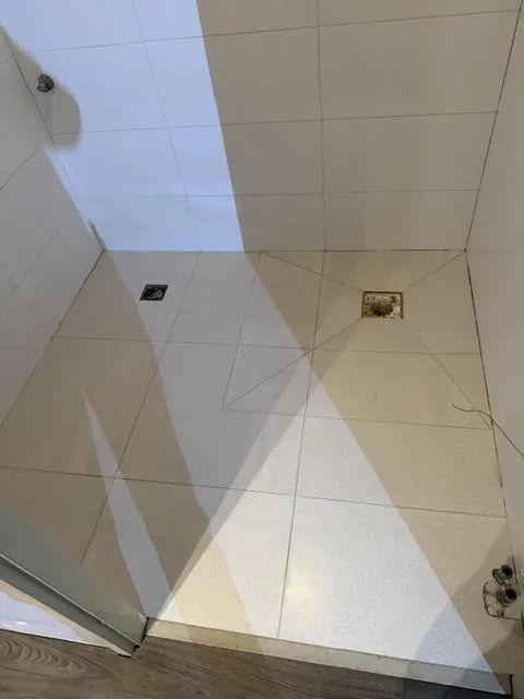Badkamer – Badkamer Hoofddorp door AREV Bouw