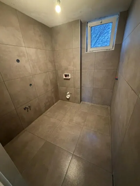 Badkamer – Badkamer Houten door AREV Bouw